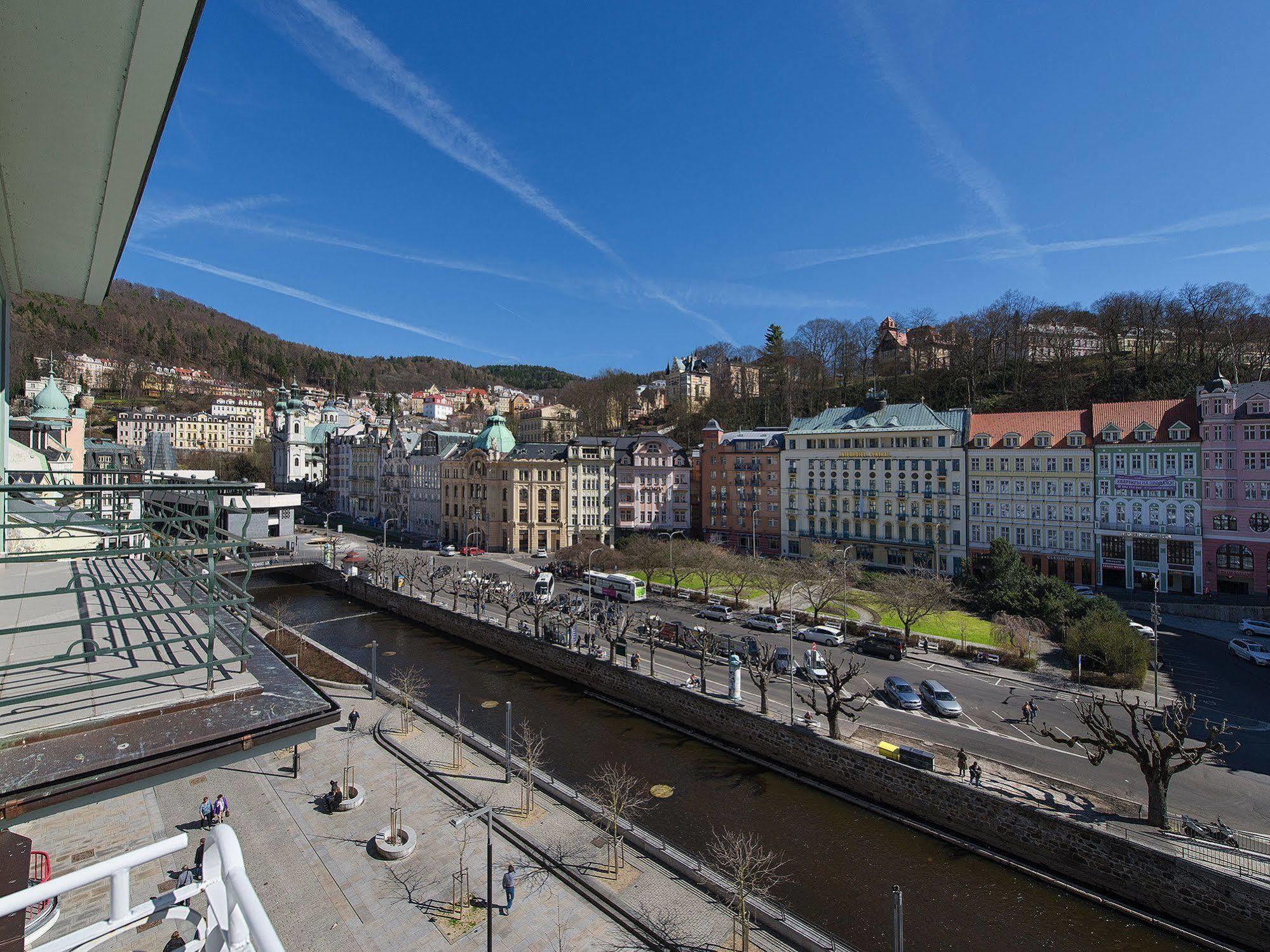 Ea Hotel Jessenius Karlsbad Buitenkant foto