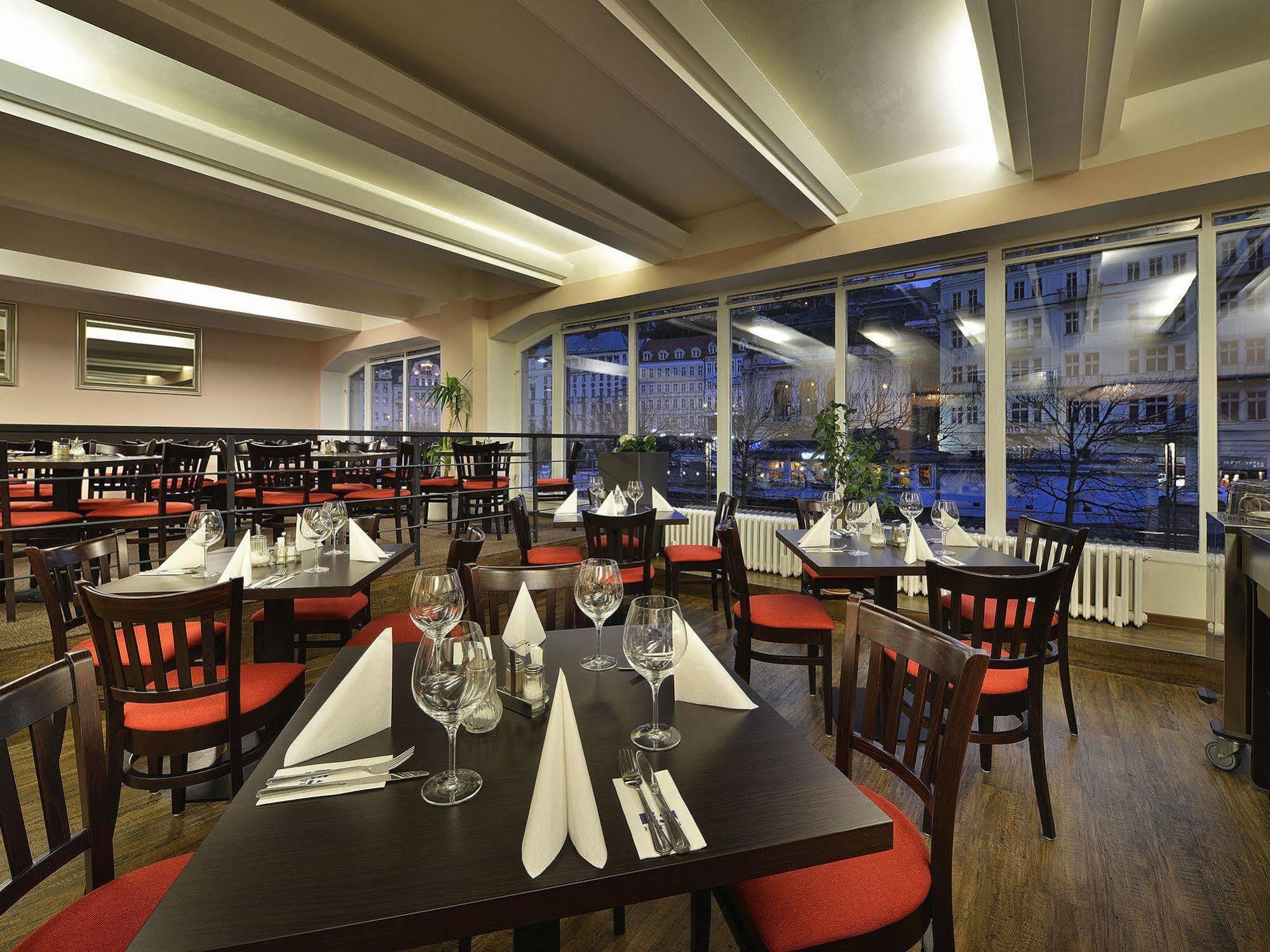 Ea Hotel Jessenius Karlsbad Buitenkant foto