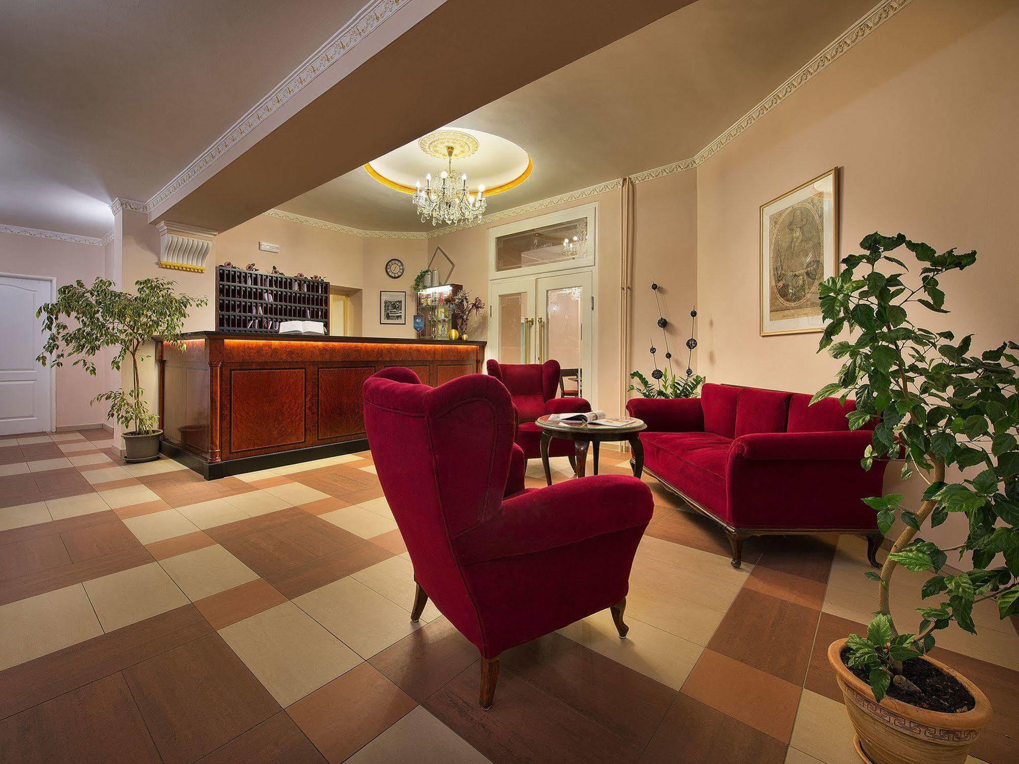 Ea Hotel Jessenius Karlsbad Buitenkant foto