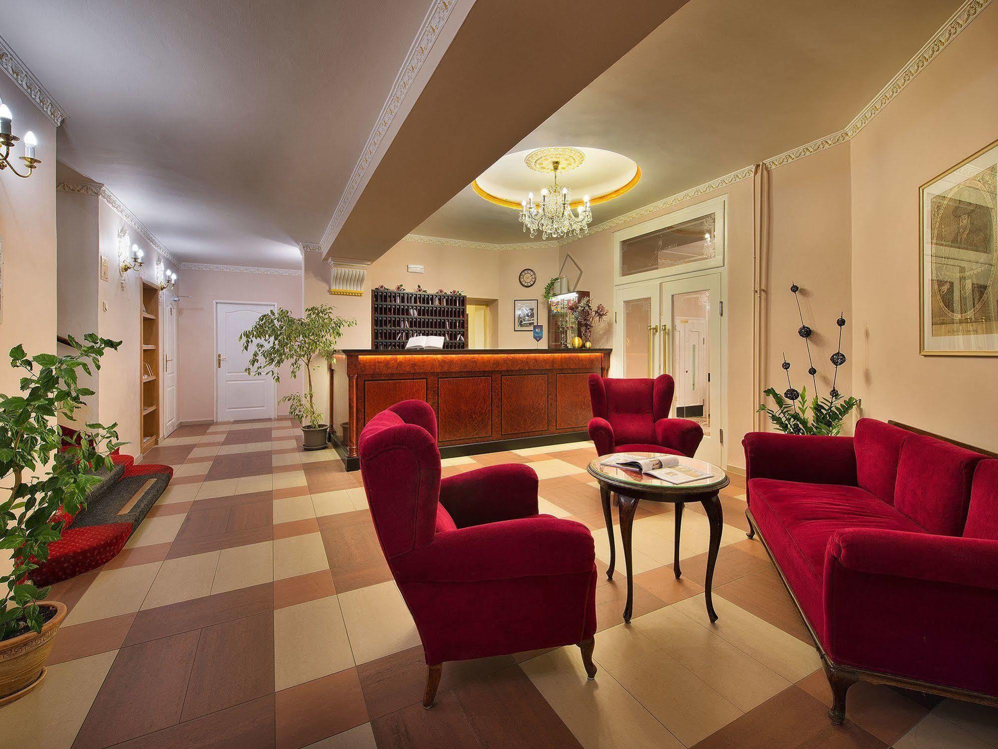 Ea Hotel Jessenius Karlsbad Buitenkant foto