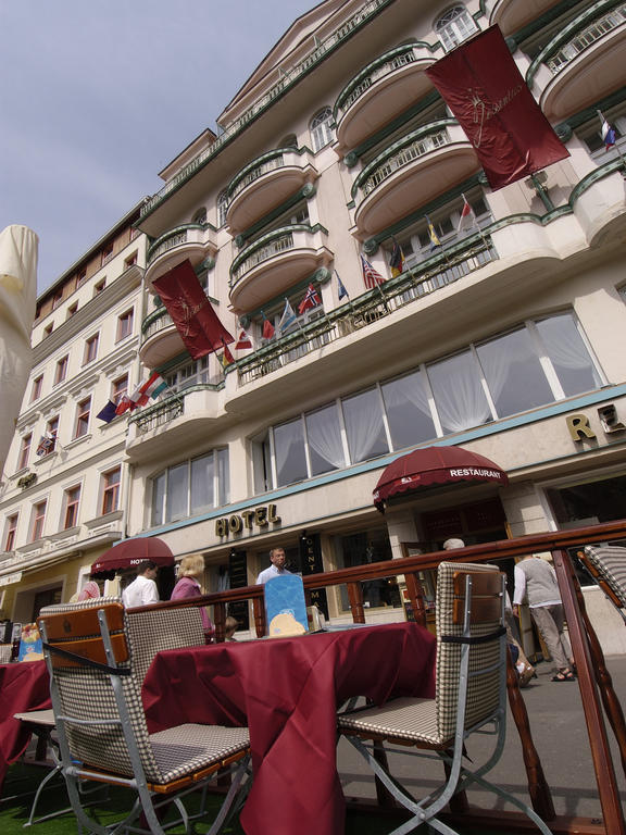 Ea Hotel Jessenius Karlsbad Buitenkant foto